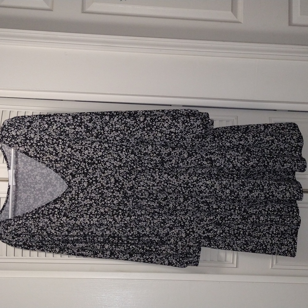 Kaileigh- Black, long sleeve, midi floral dress (1x size)